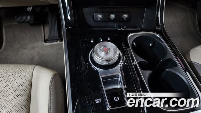 Kia Carnival 2021 — ფოტო 9/20