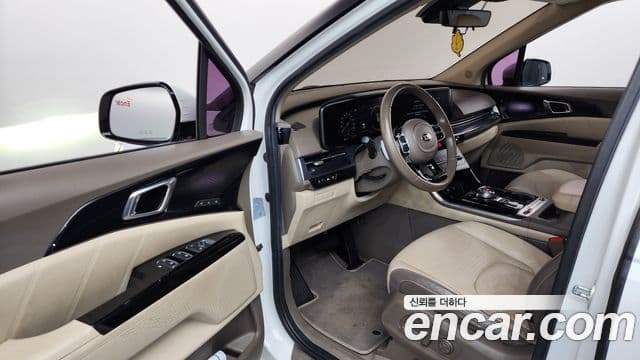 Kia Carnival 2021 — ფოტო 10/20