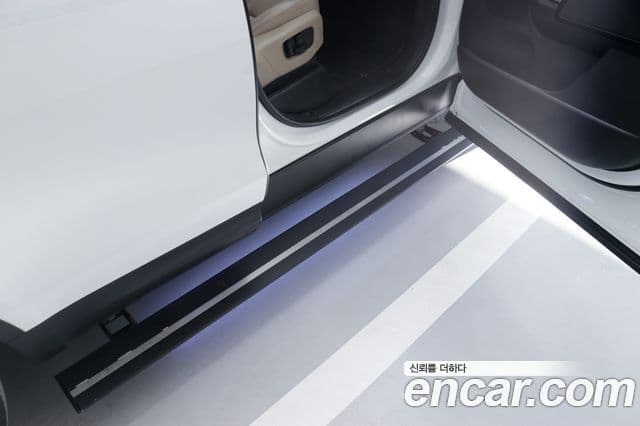 Land Rover Discovery 5 2019 — Şəkil 14/18