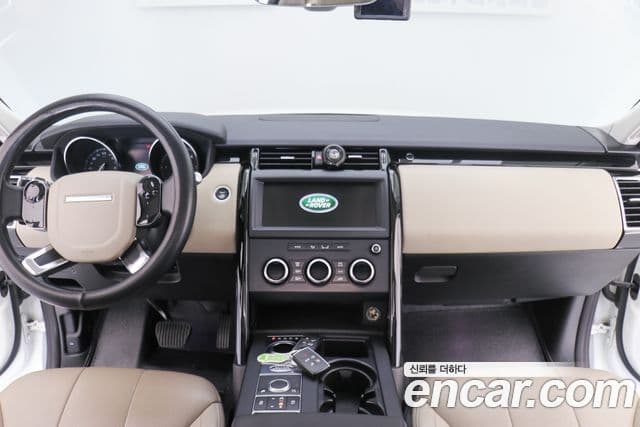 Land Rover Discovery 5 2019 — Şəkil 13/18