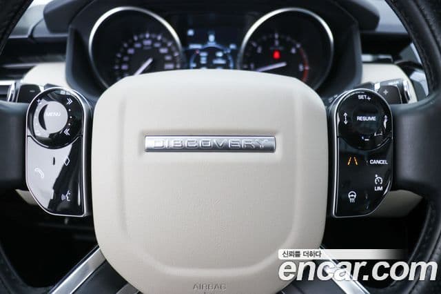 Land Rover Discovery 5 2019 — Şəkil 9/18