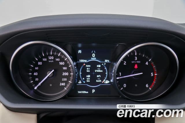 Land Rover Discovery 5 2019 — Şəkil 15/18