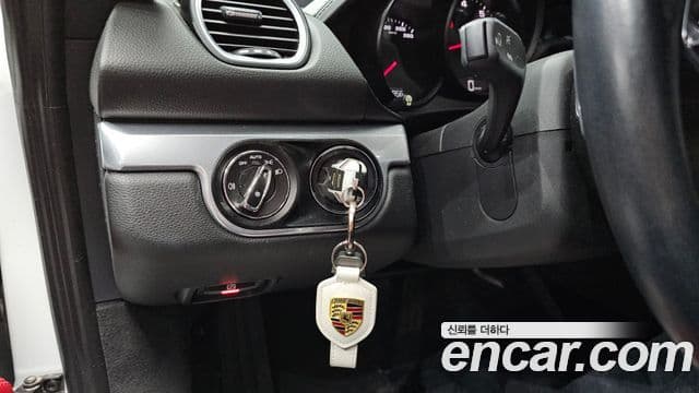 Porsche 718 Cayman 2018 — Şəkil 13/20