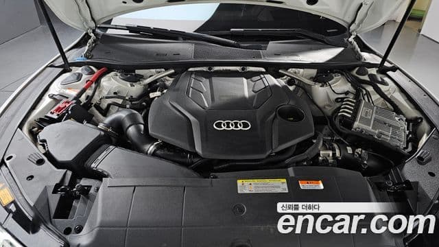 Audi A7 2021 — ფოტო 6/20