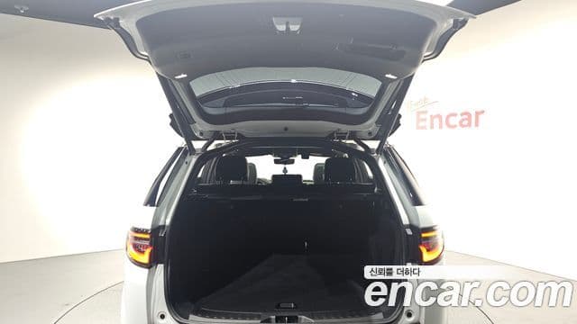 Land Rover Discovery Sport 2025 — ფოტო 20/20