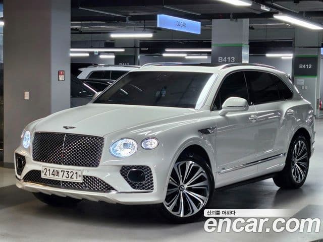 Bentley Bentayga 2021 — Фото 1/20