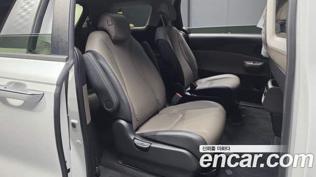 Kia Carnival 2024 — Photo 17/20