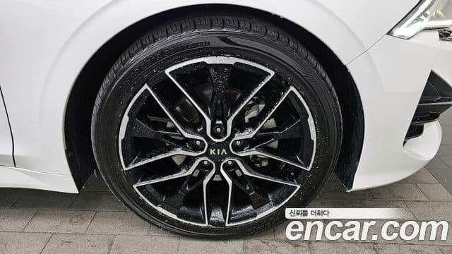 Kia K5 2021 — ფოტო 5/20