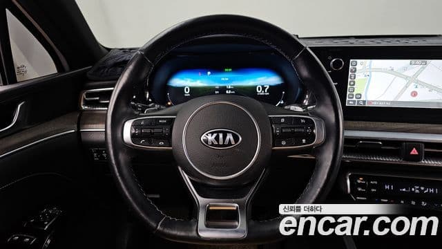 Kia K5 2021 — ფოტო 13/20