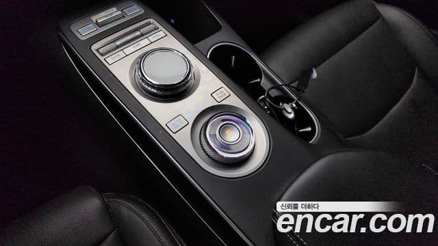 Genesis GV70 2021 — ფოტო 9/20