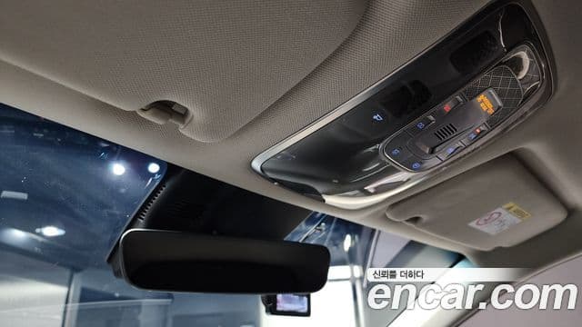 Genesis GV70 2021 — ფოტო 18/20