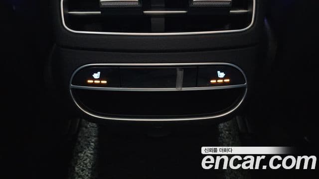 Genesis GV70 2021 — ფოტო 19/20