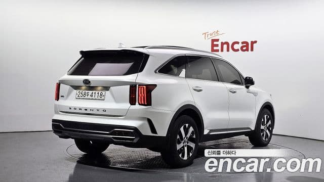 Kia Sorento 2021 — Фото 2/20