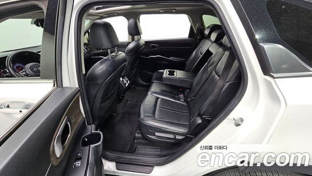 Kia Sorento 2021 — Фото 11/20