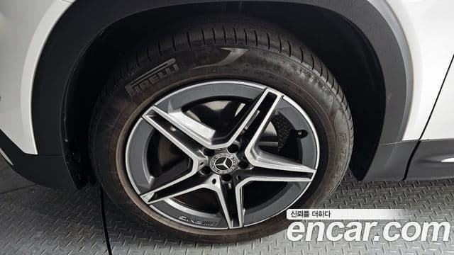 Mercedes-Benz GLB-Class 2022 — ფოტო 4/20