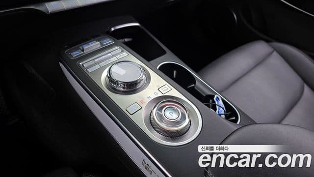 Genesis GV70 2021 — Şəkil 9/20