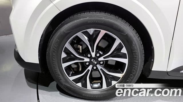 Kia Carnival 2020 — ფოტო 5/20