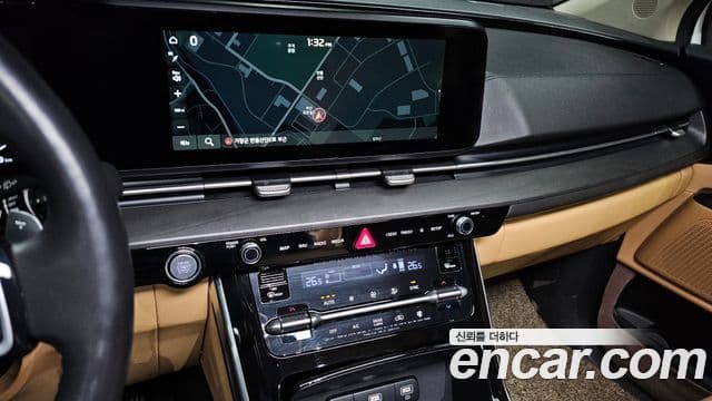 Kia Carnival 2020 — ფოტო 16/20