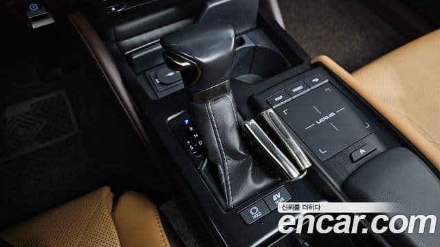 Lexus ES300h 2020 — ფოტო 5/20