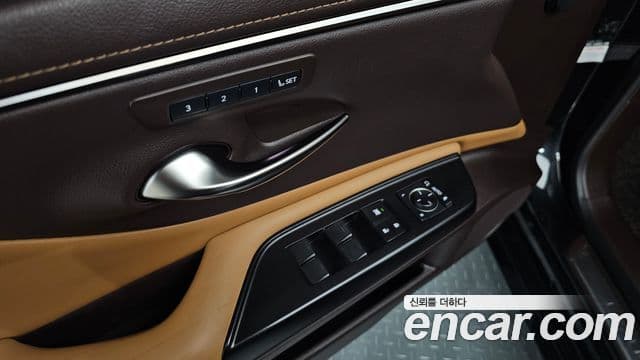 Lexus ES300h 2020 — ფოტო 18/20