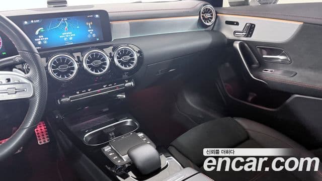 Mercedes-Benz CLA-Class 2021 — Фото 13/20