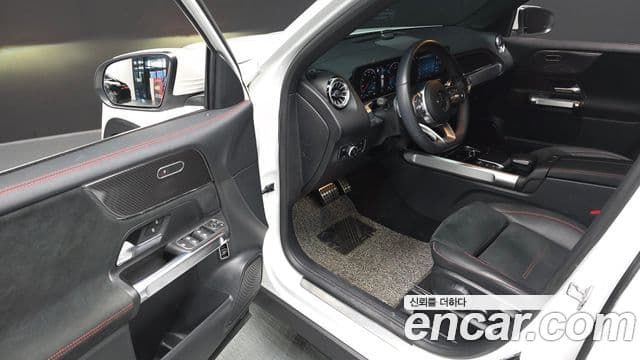 Mercedes-Benz GLB-Class 2022 — ფოტო 7/20