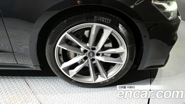 Audi A7 2020 — ფოტო 5/20