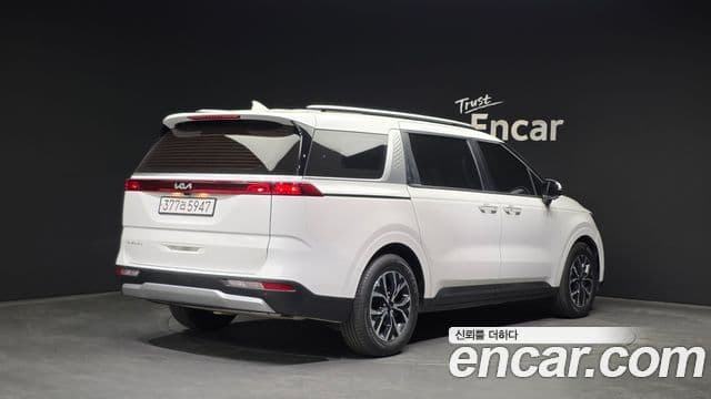 Kia Carnival 2021 — ფოტო 2/20