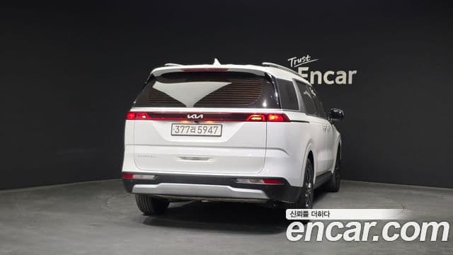 Kia Carnival 2021 — ფოტო 4/20