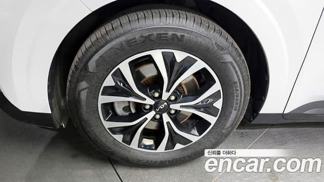 Kia Carnival 2021 — ფოტო 5/20