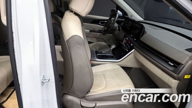 Kia Carnival 2021 — ფოტო 12/20