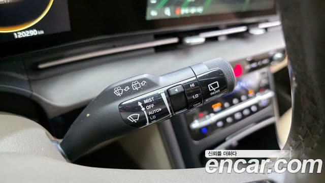 Kia Carnival 2021 — ფოტო 16/20
