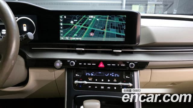 Kia Carnival 2021 — ფოტო 18/20