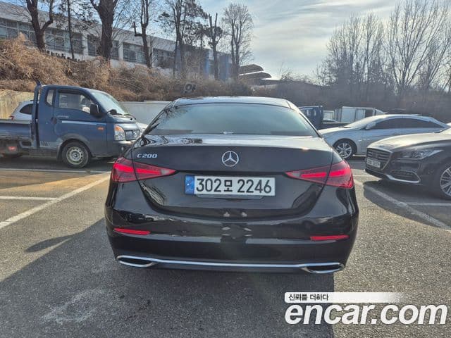 Mercedes-Benz C-Class 2022 — Photo 18/19