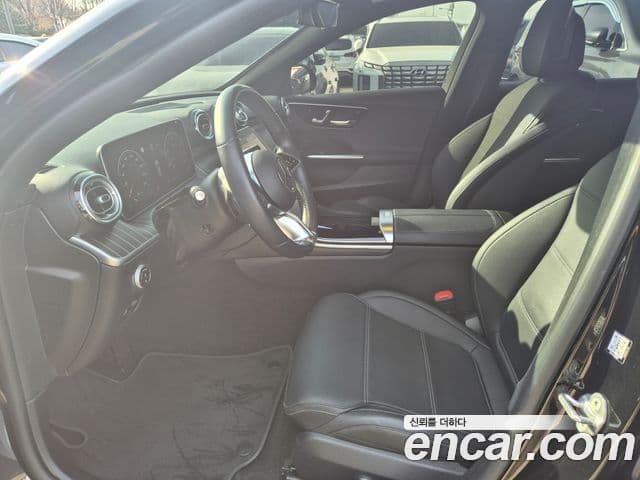 Mercedes-Benz C-Class 2022 — Photo 12/19