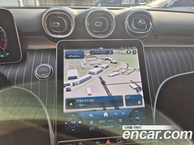 Mercedes-Benz C-Class 2022 — Photo 8/19