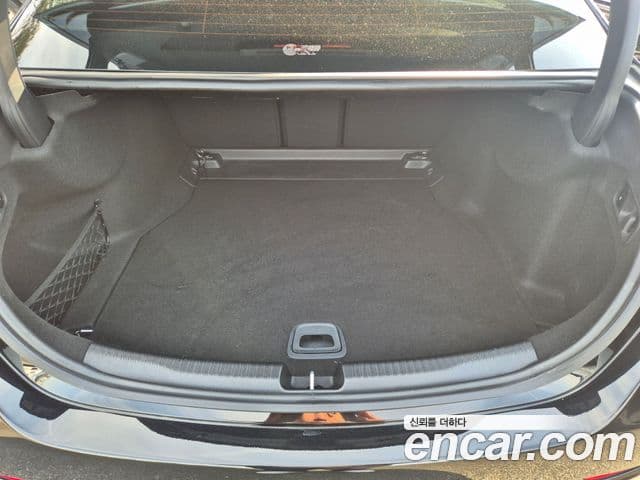 Mercedes-Benz C-Class 2022 — Photo 11/19