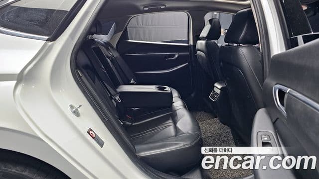 Hyundai Sonata Hybrid 2019 — Photo 15/20