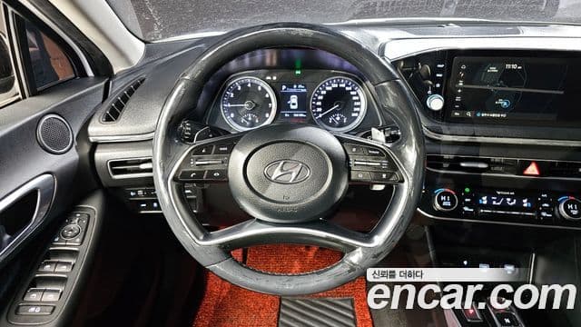 Hyundai Sonata Hybrid 2019 — Photo 12/20
