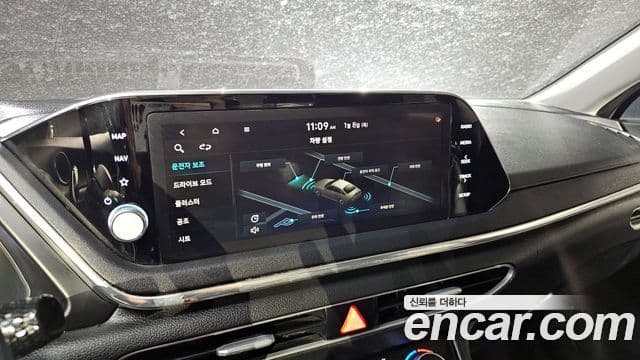 Hyundai Sonata Hybrid 2019 — Photo 10/20