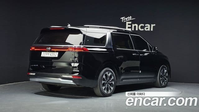 Kia Carnival 2021 — Фото 2/20
