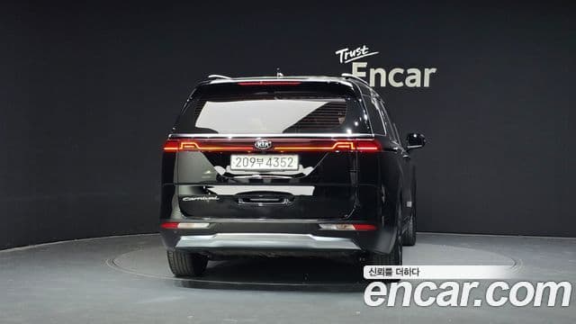 Kia Carnival 2021 — Фото 4/20