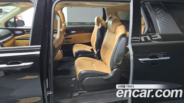 Kia Carnival 2021 — Фото 11/20
