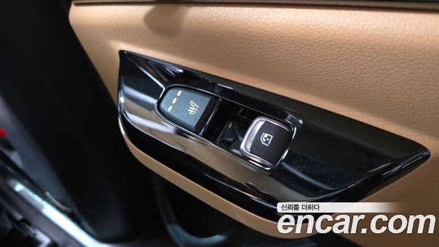 Kia Carnival 2021 — Фото 18/20