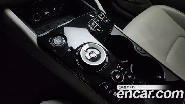 Kia Sportage 2022 — ფოტო 8/20