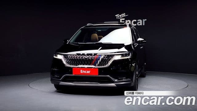 Kia Carnival 2022 — ფოტო 2/20