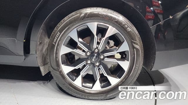 Kia Carnival 2022 — ფოტო 4/20