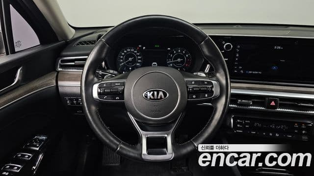 Kia K5 2020 — ფოტო 13/20