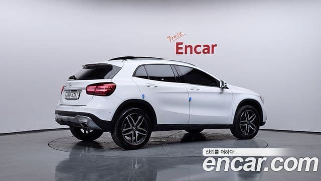 Mercedes-Benz GLA-Class 2019 — Şəkil 2/20
