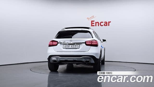 Mercedes-Benz GLA-Class 2019 — Şəkil 4/20